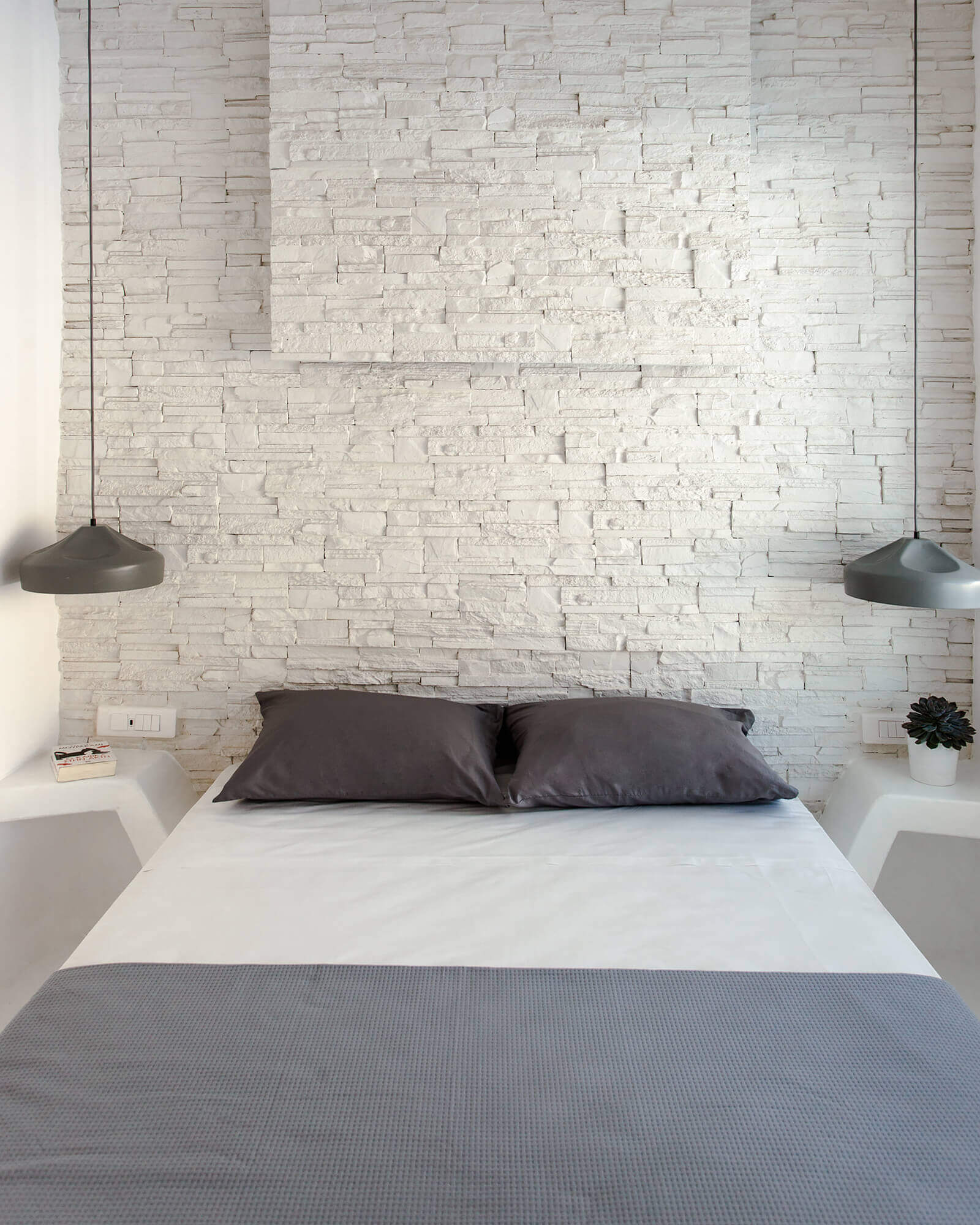 chambre minimaliste mur en pierres blanche chambre minimaliste mur en pierres blanche