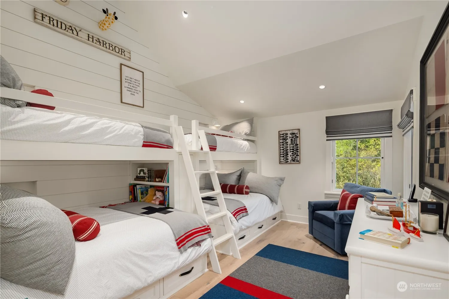 dortoir enfant maison en bois et pierre contemporaine dortoir enfant maison en bois et pierre contemporaine