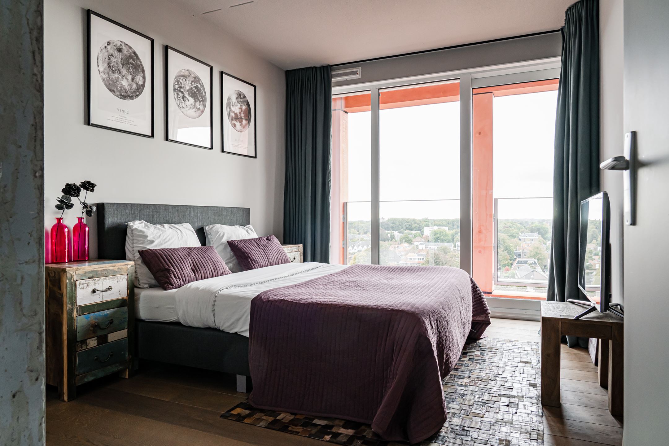 chambre avec baie vitrée décoration contemporaine