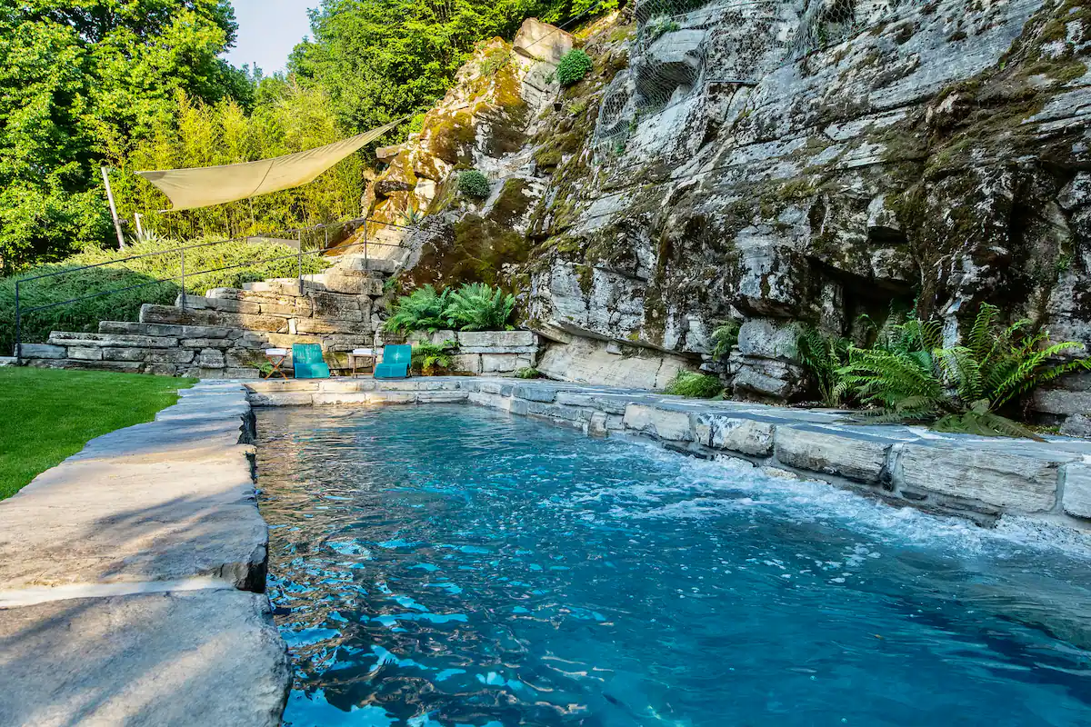piscine en pierres maison sur le lac de Côme piscine en pierres maison sur le lac de Côme