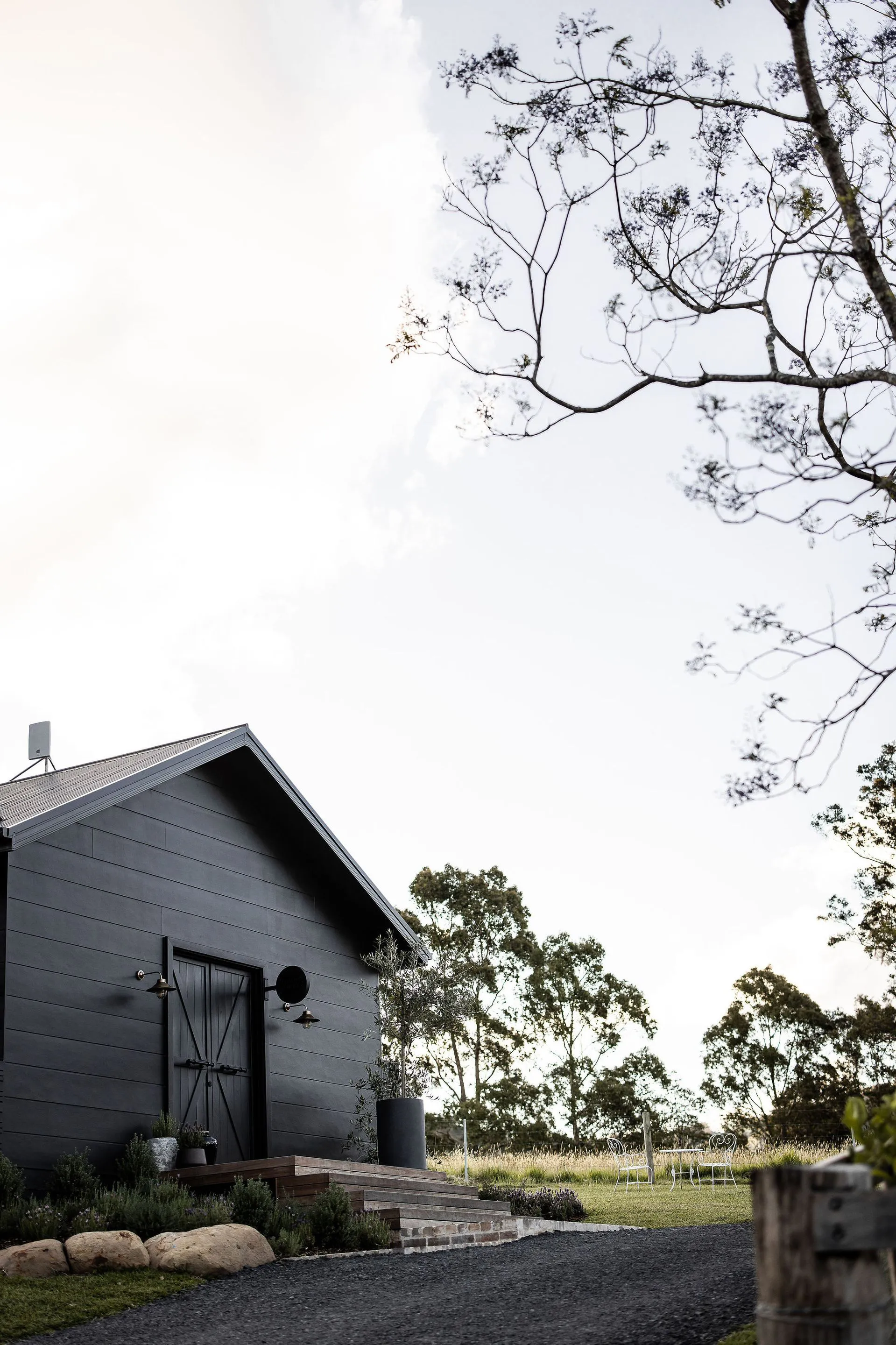 maison pour deux en bois noir