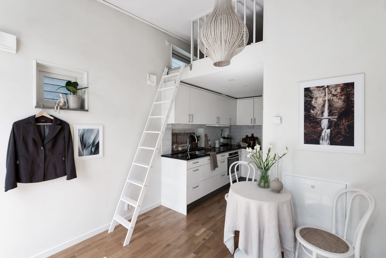 salon avec mezzanine mini maison 19m2