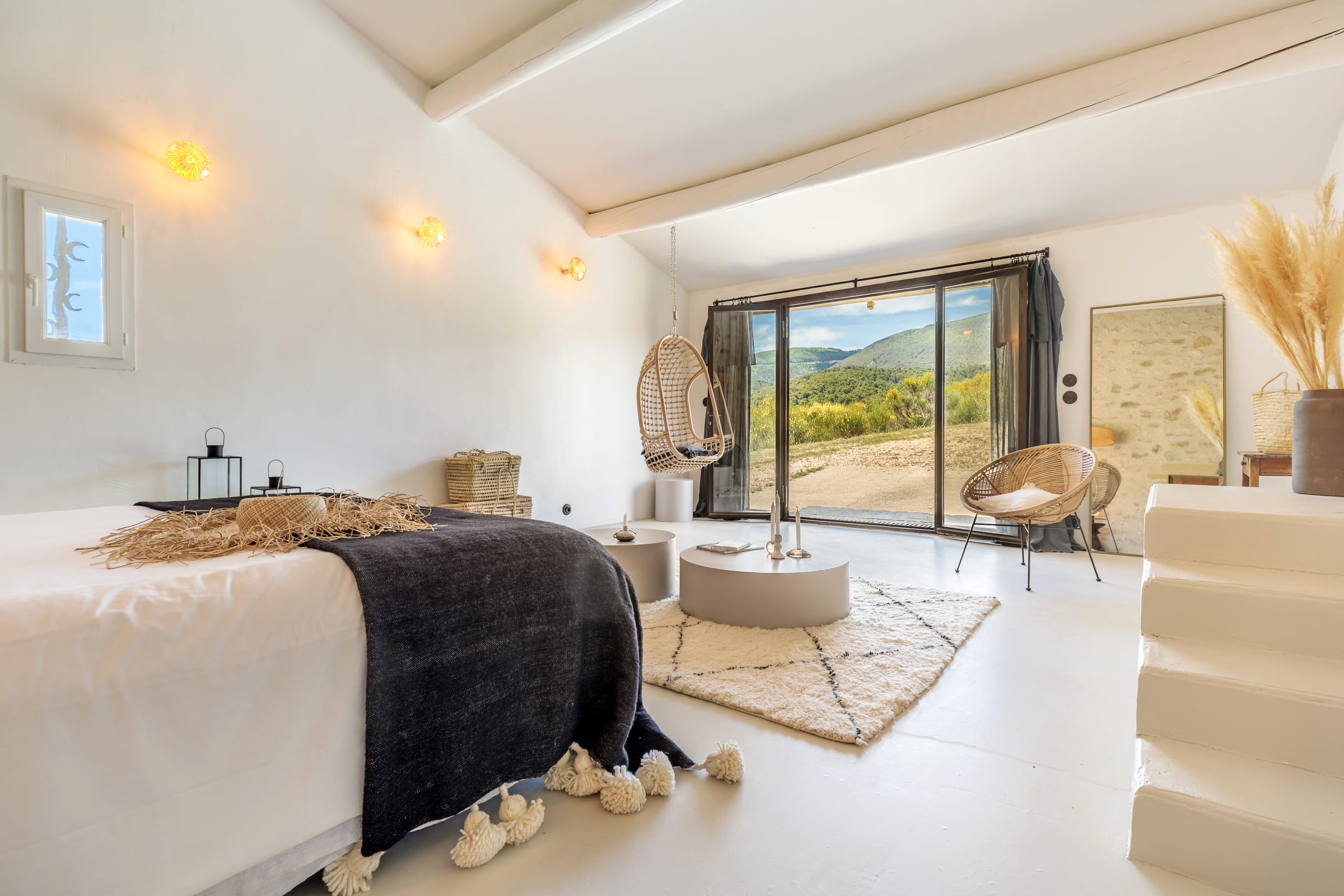 chambre maison en pierres Provence décoration contemporaine