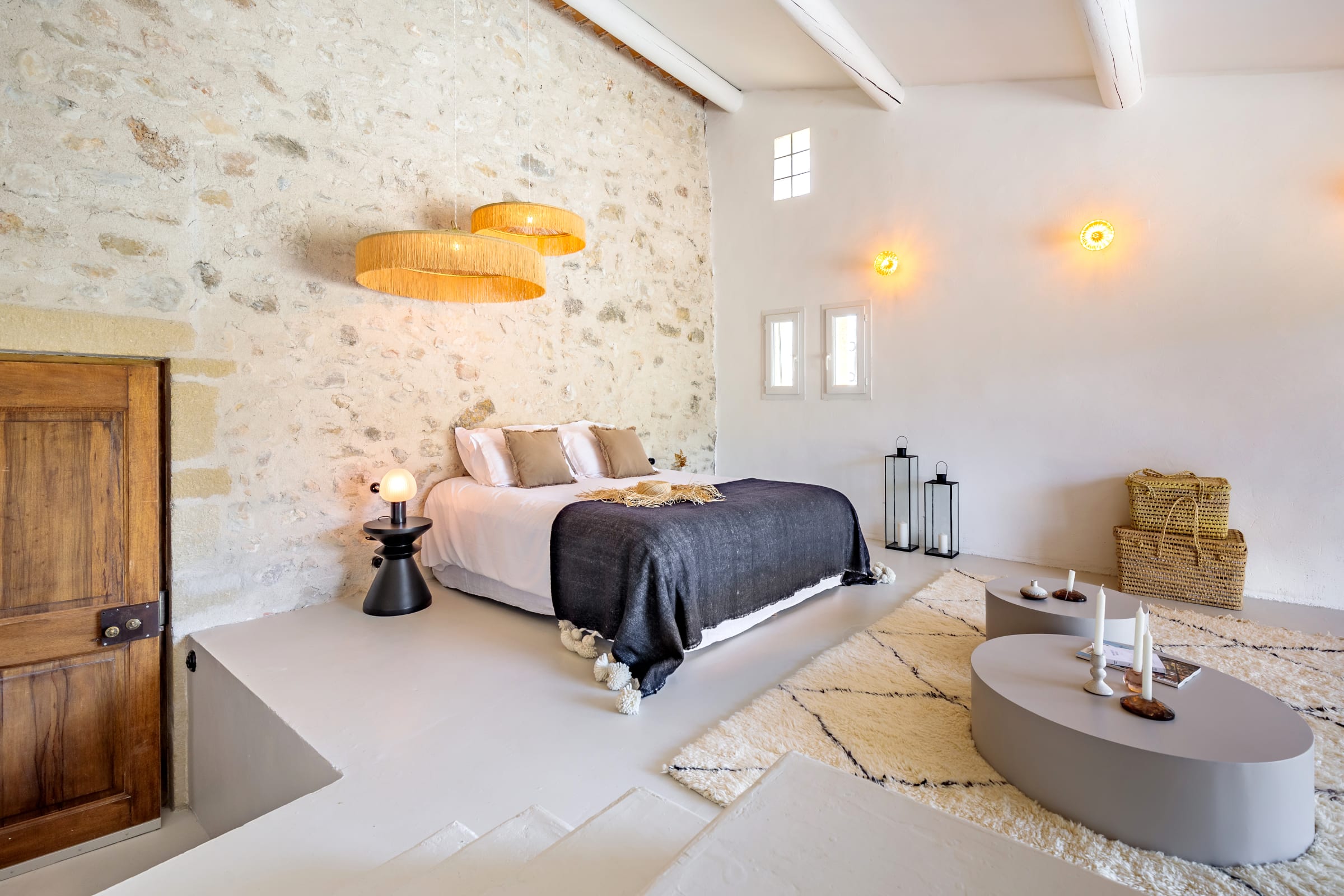 chambre maison en pierres Provence décoration contemporaine