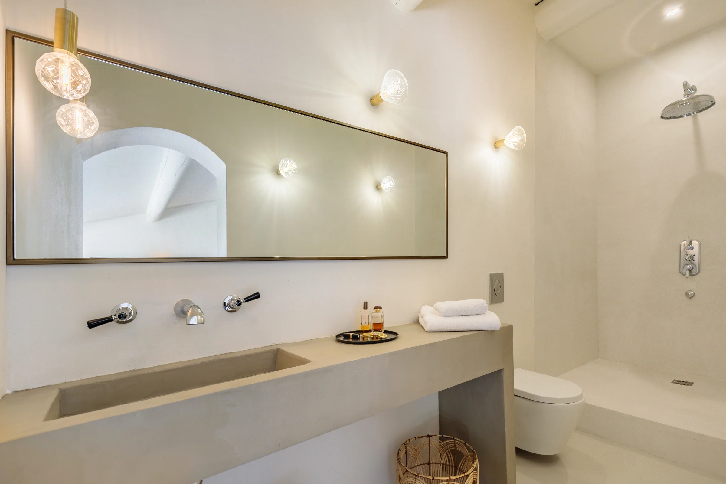 salle de bain murs enduits