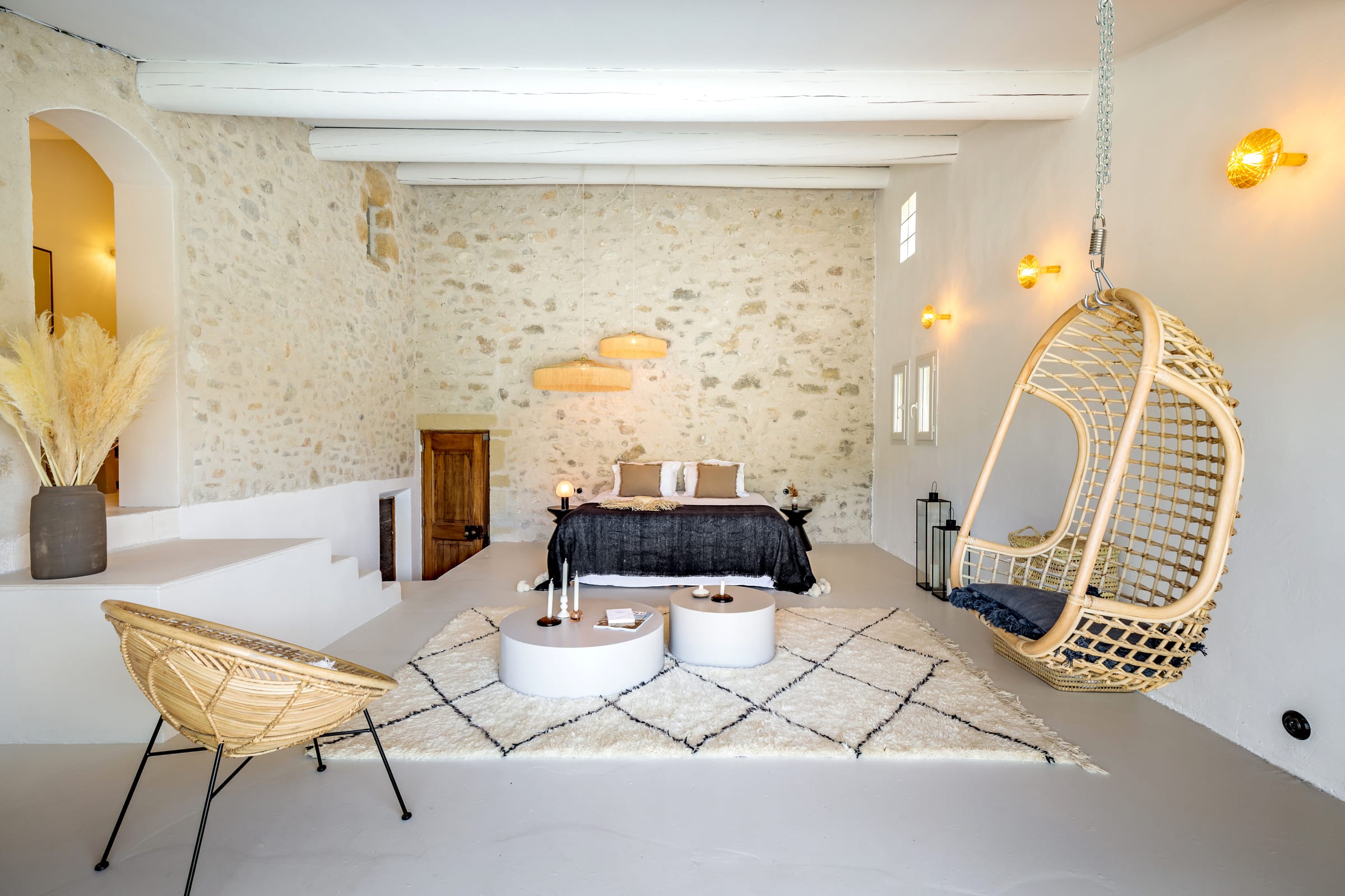 chambre maison en pierres Provence décoration contemporaine