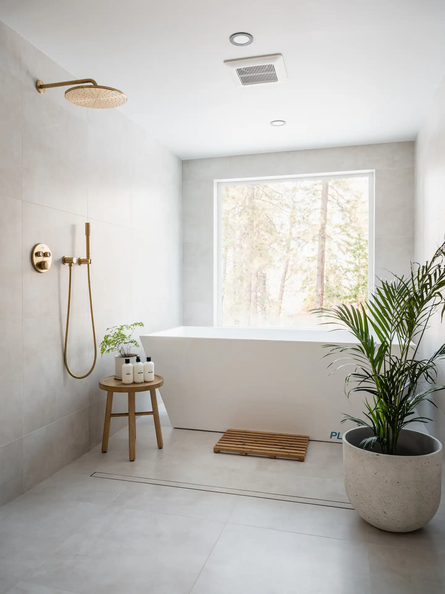 salle de bain blanche décoration design