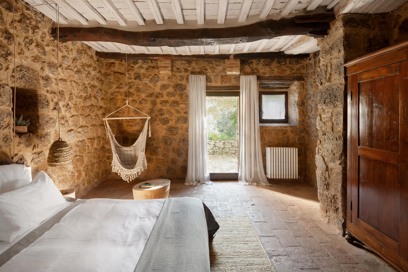 chambre avec murs en pierres maison Toscane chambre avec murs en pierres maison Toscane
