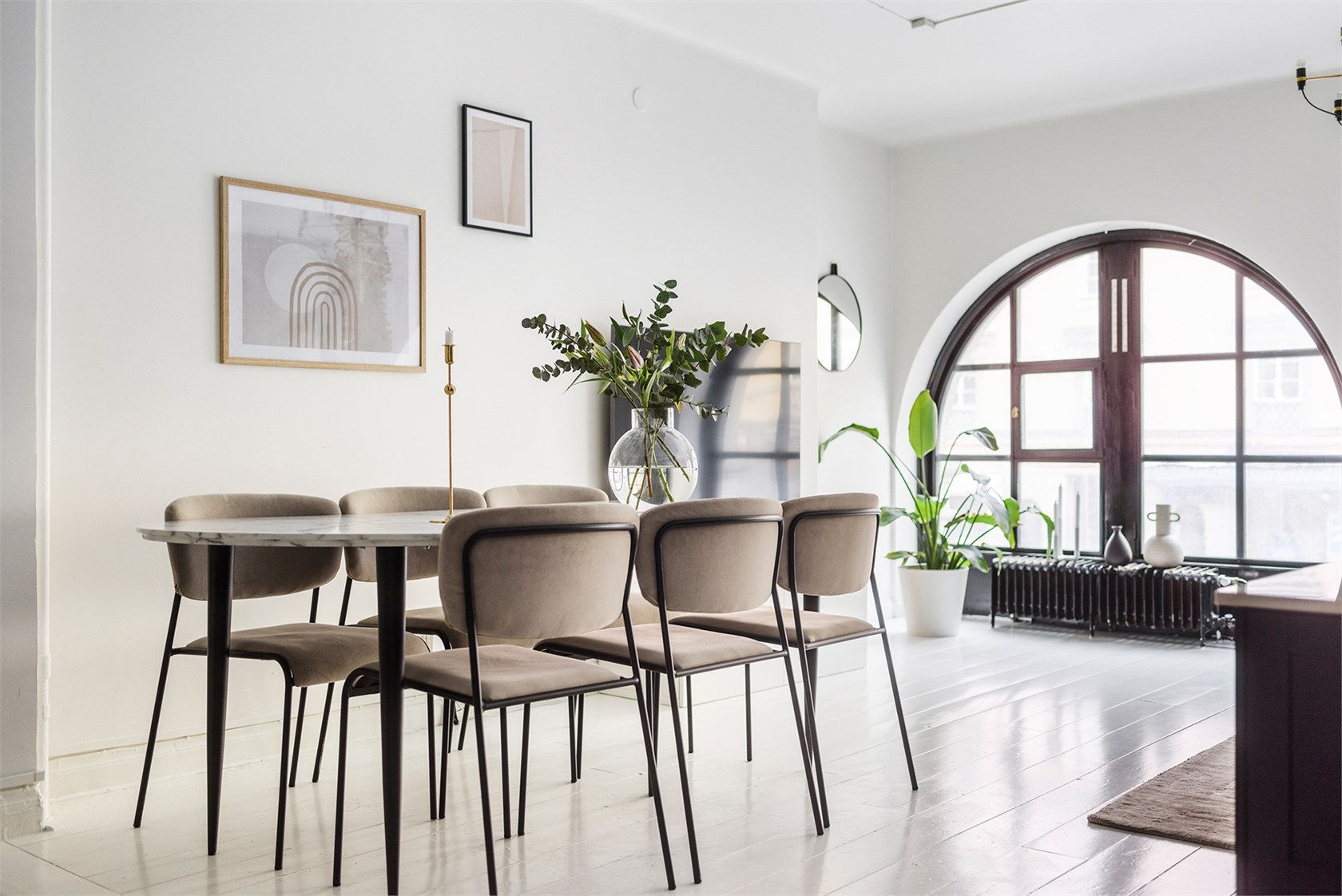 salle à manger chaises en velours beige