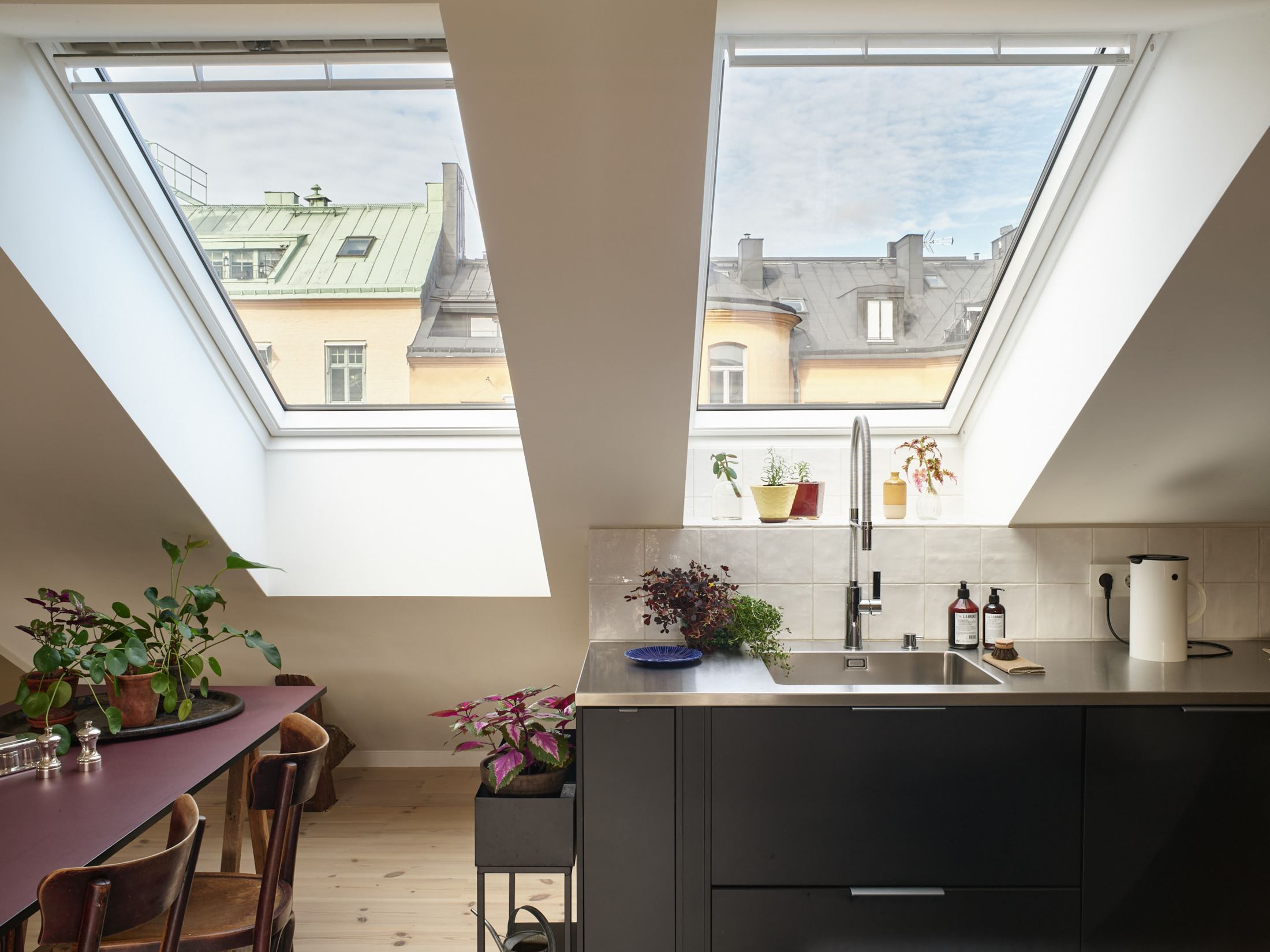 cuisine avec fenêtres de toit velux cuisine avec fenêtres de toit velux