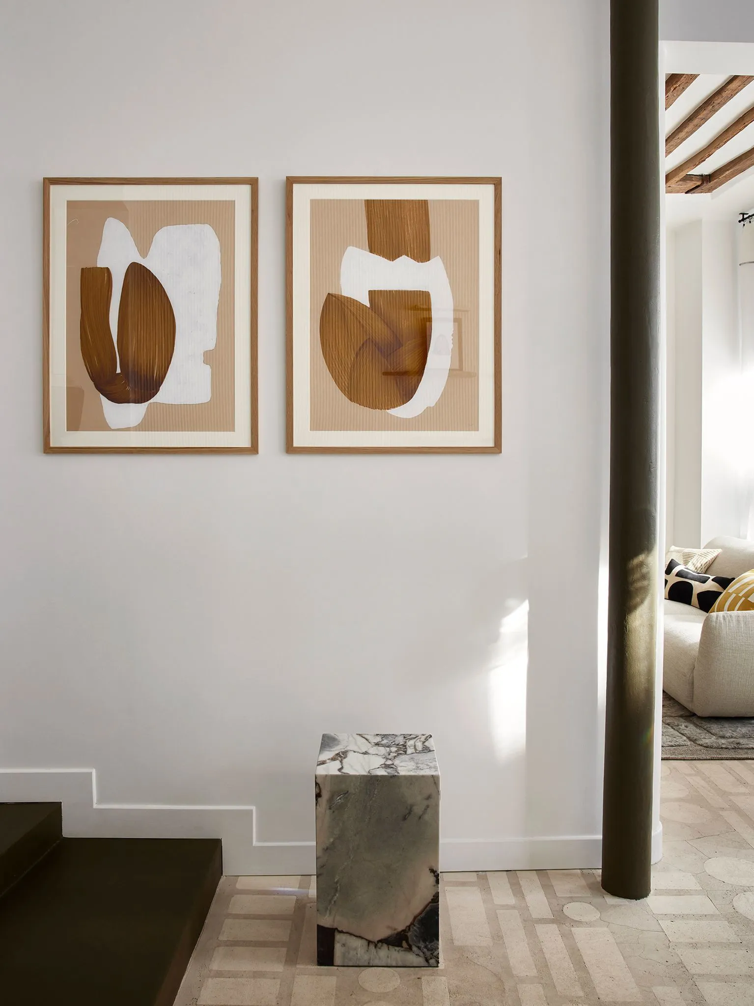 entrée avec tableaux Miracolo