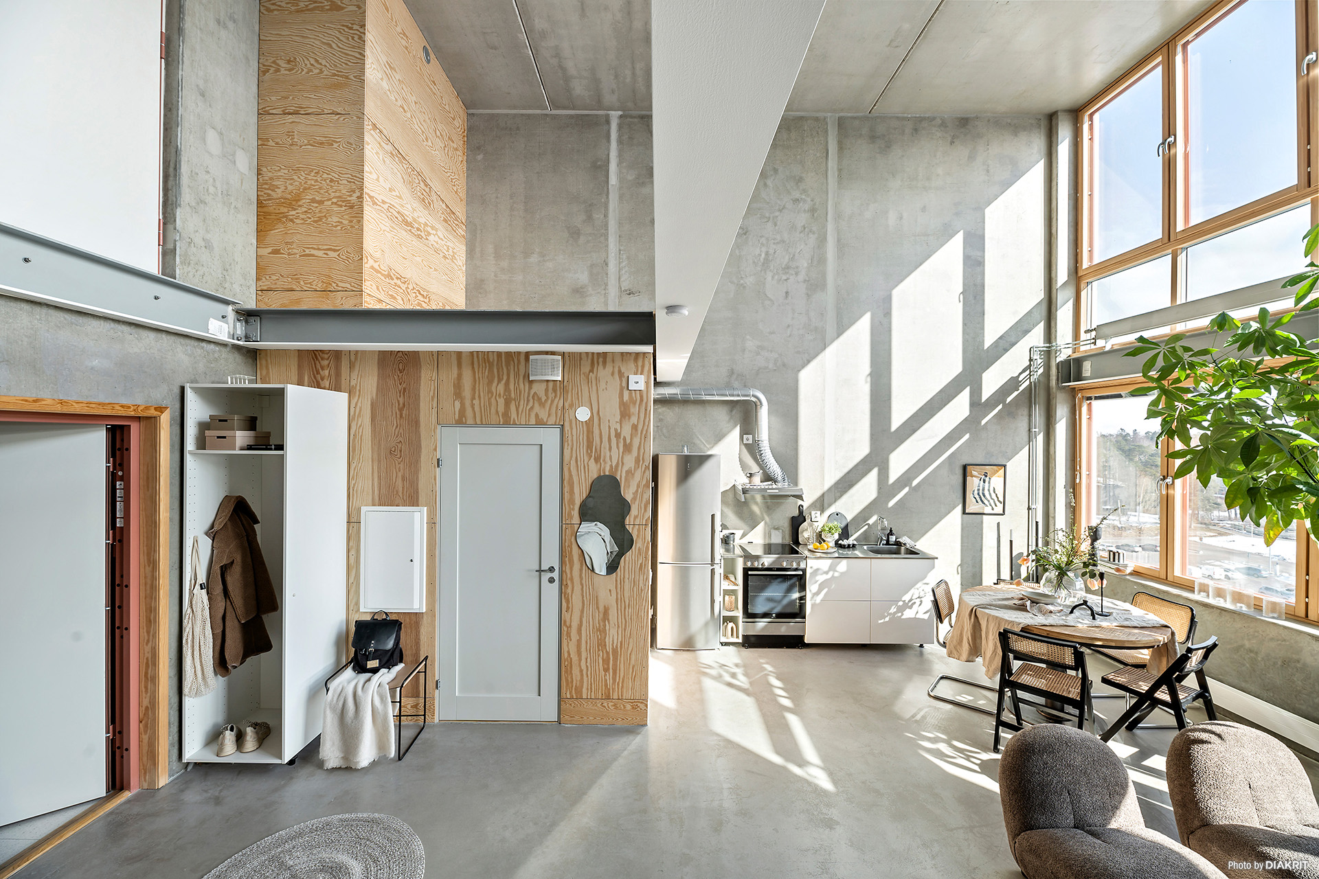 salon et cuisine double hauteur loft béton salon et cuisine double hauteur loft béton