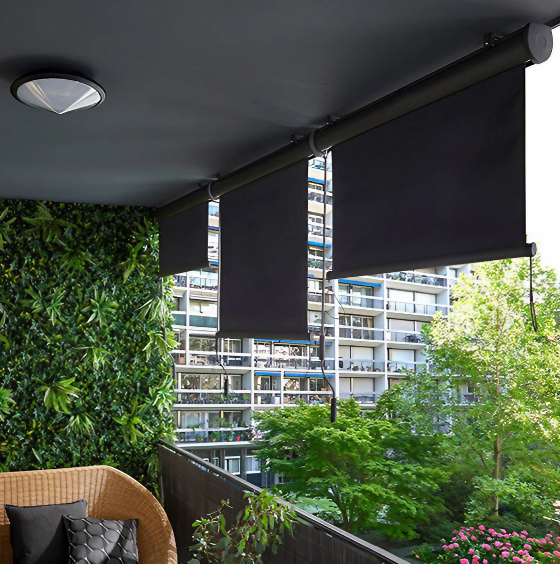 balcon aménagé avec mur végétal