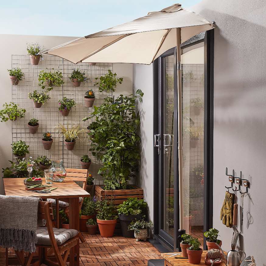 balcon aménagé avec sol bois