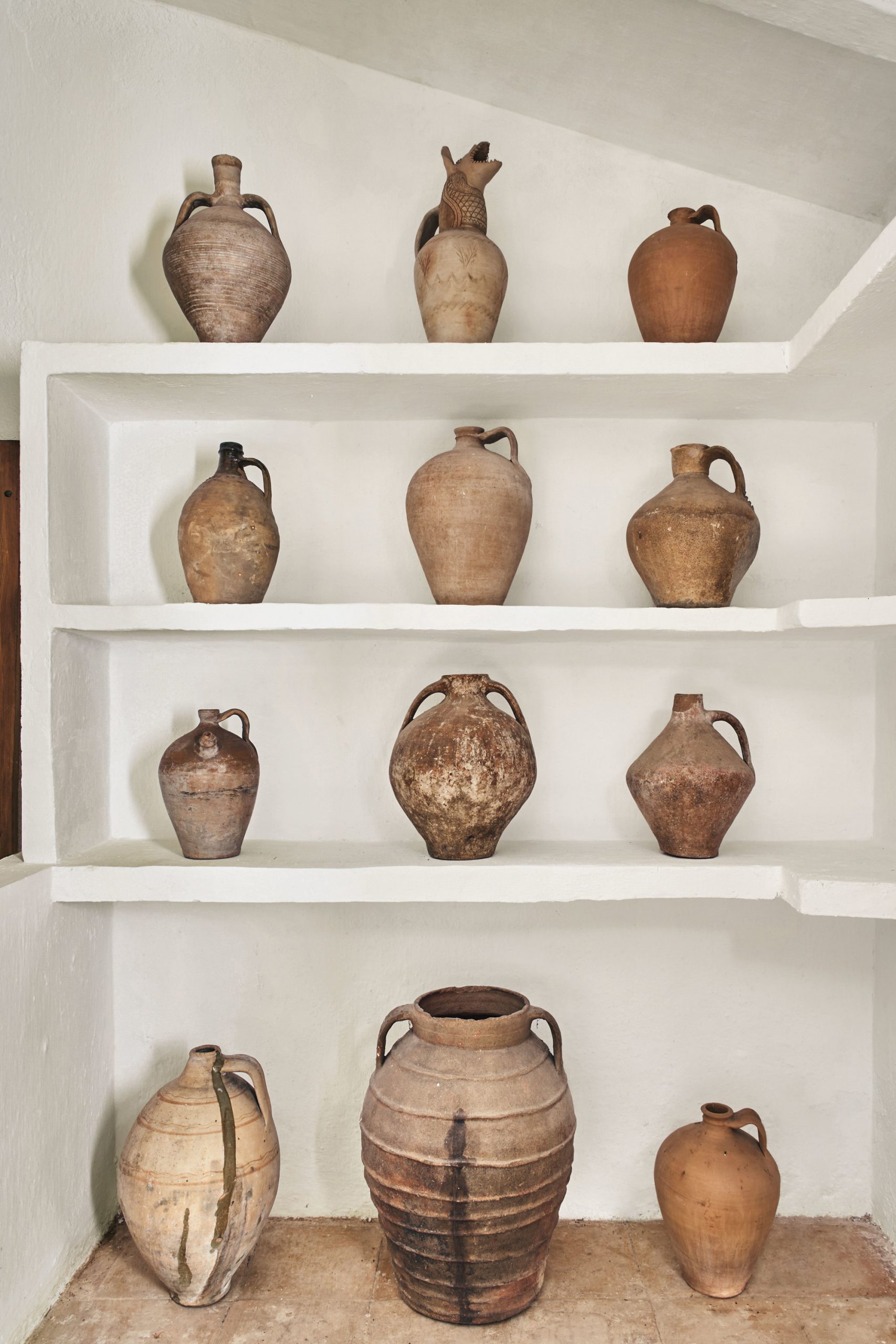 etagère maçonnée avec poteries etagère maçonnée avec poteries