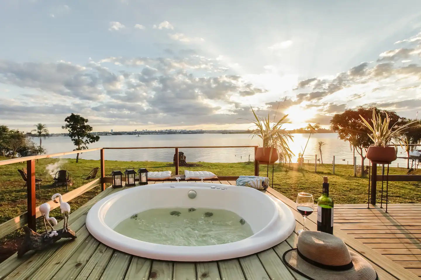 terrasse avec jacuzzi terrasse avec jacuzzi