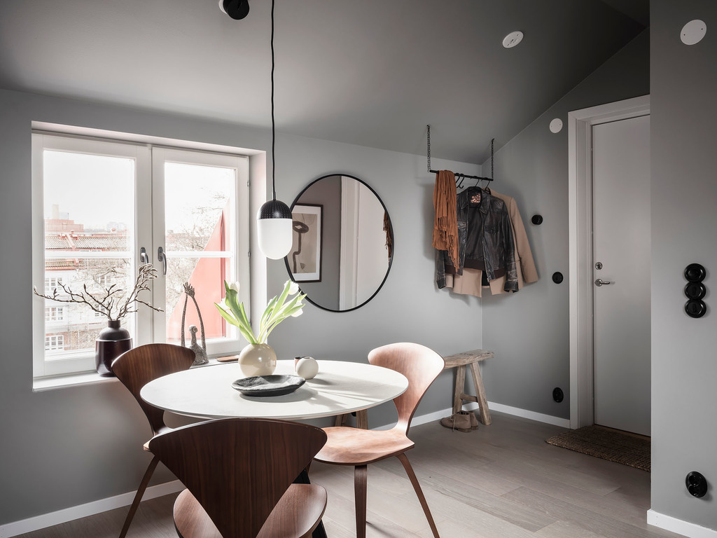salle à manger avec table ronde