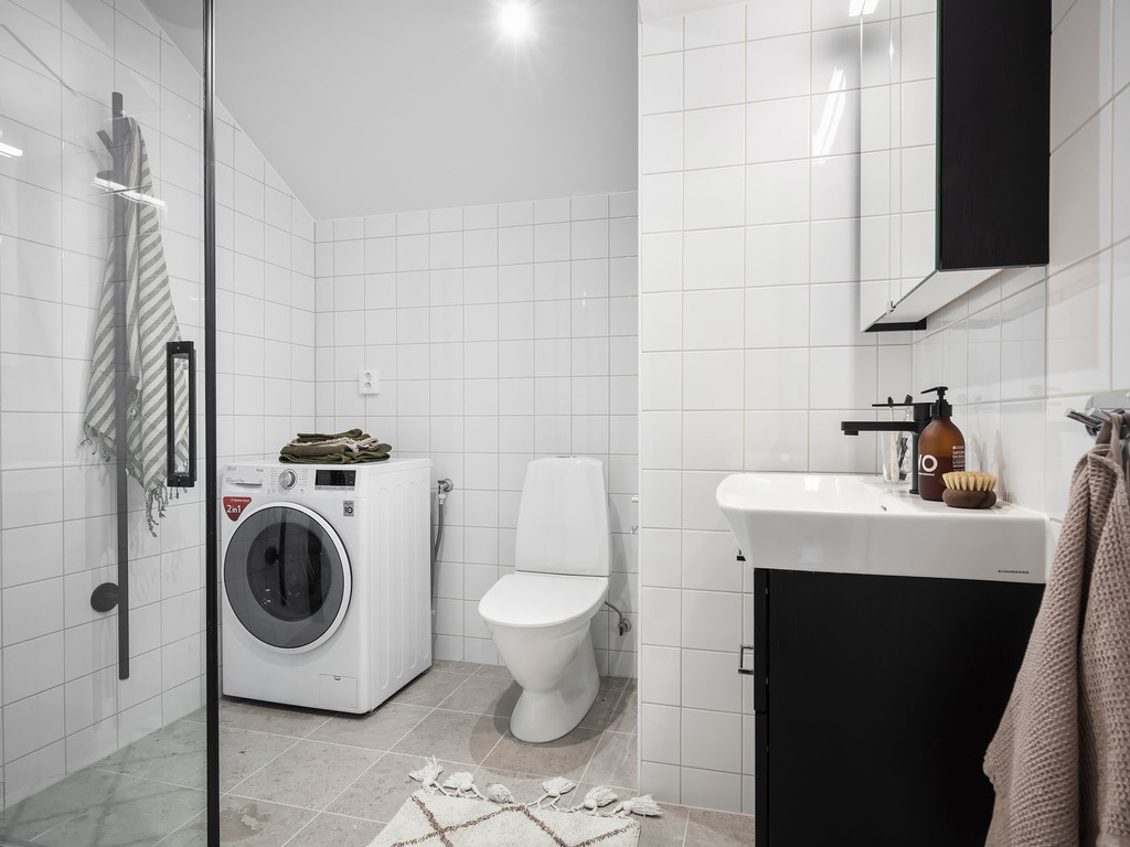 salle de bain blanche