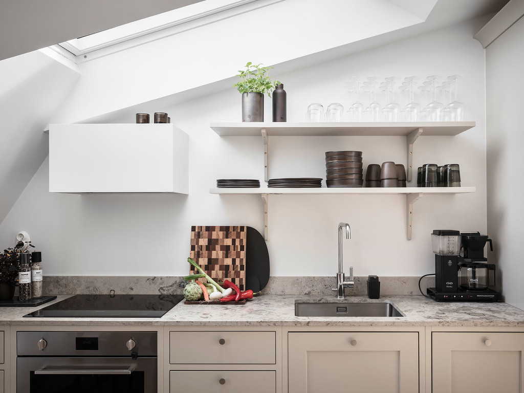 cuisine grise avec velux