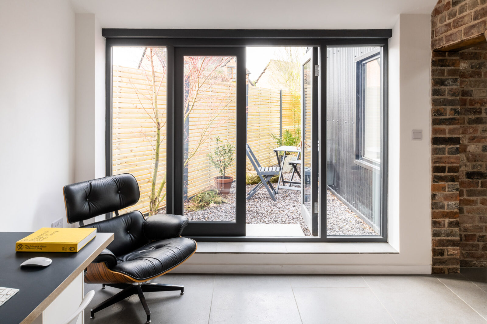 bureau avec fauteuil Eames bureau avec fauteuil Eames