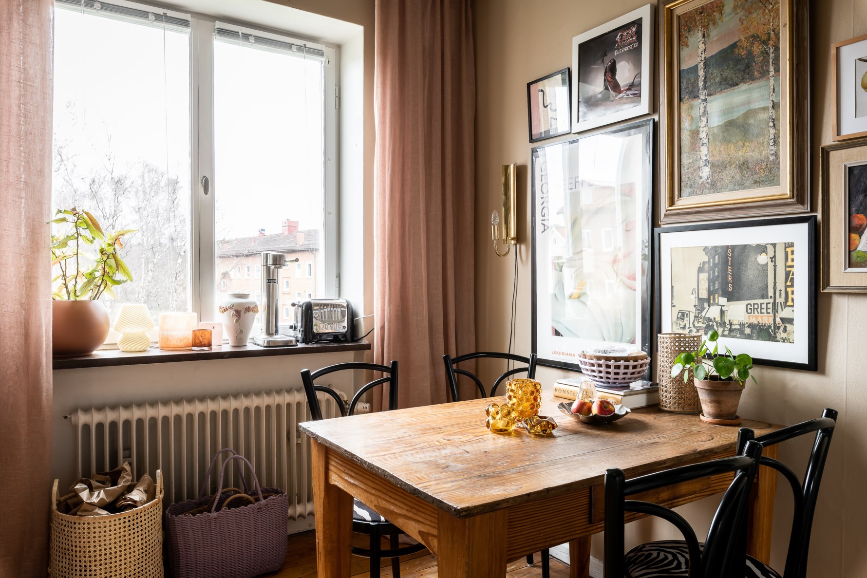 salle à manger mur d'images