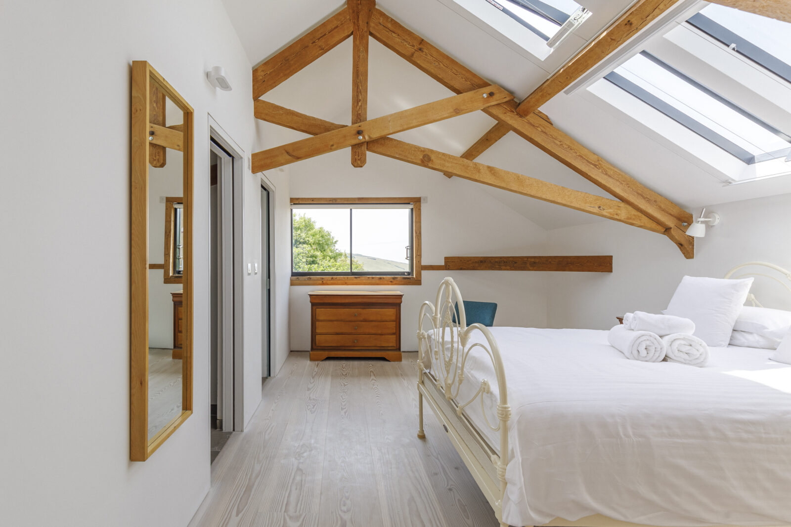 chambre blanche avec poutres chambre blanche avec poutres