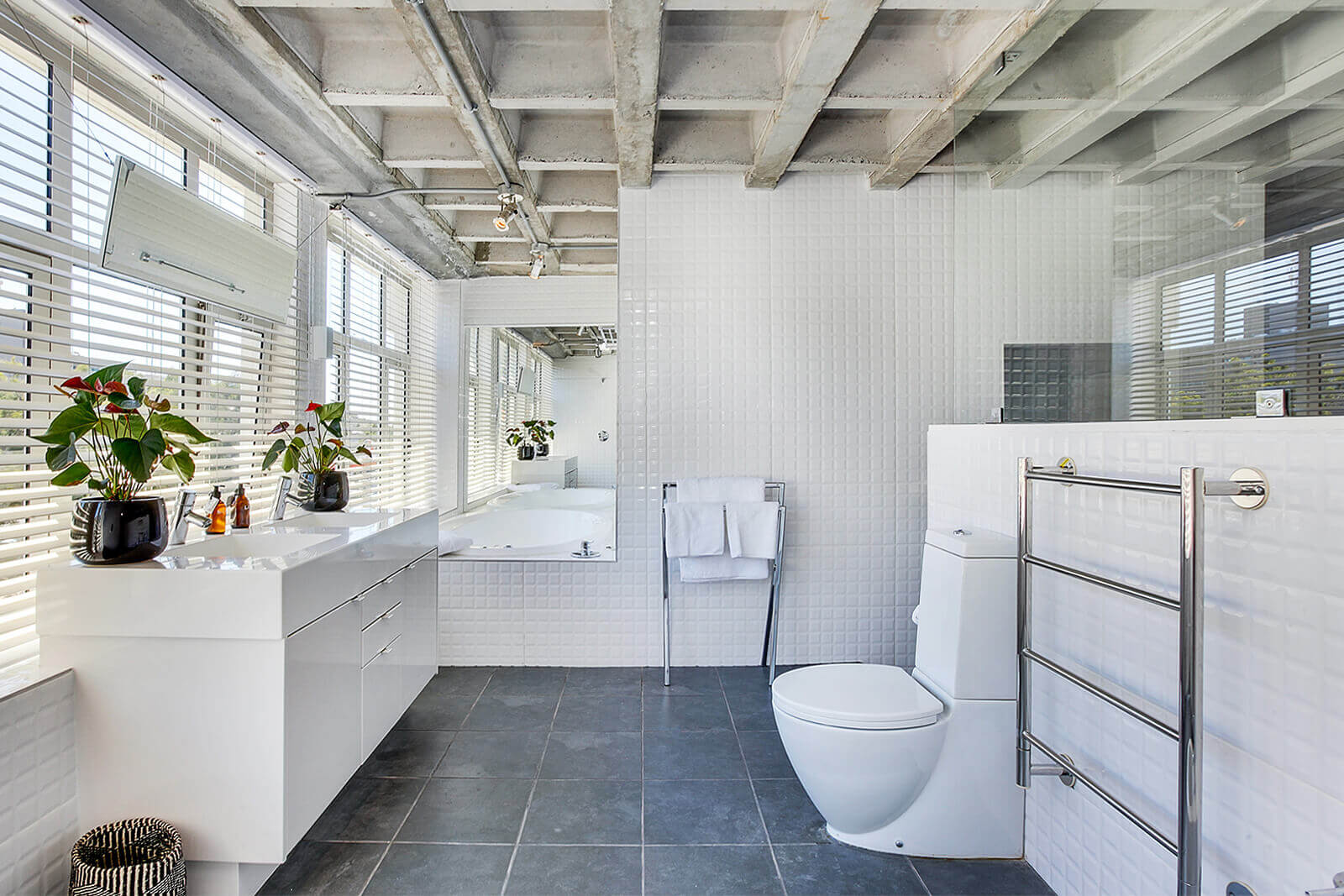 salle de bain blanche loft design salle de bain blanche loft design