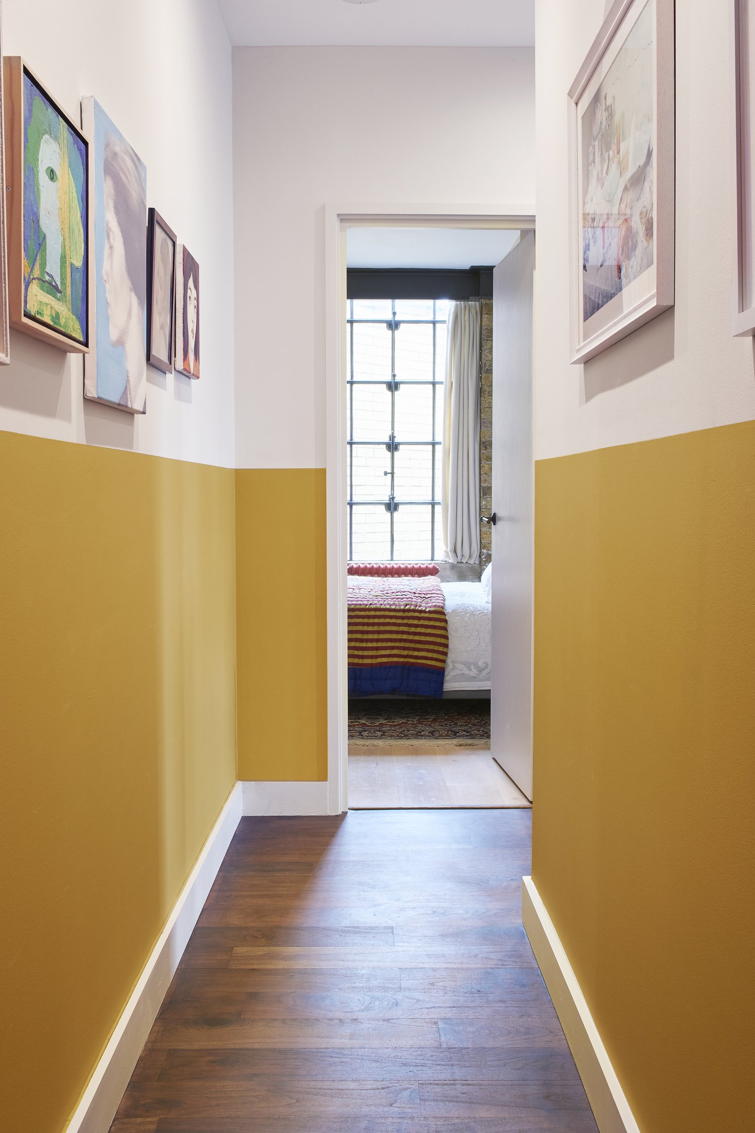 couleur blanc et soubassement jaune couleur blanc et soubassement jaune