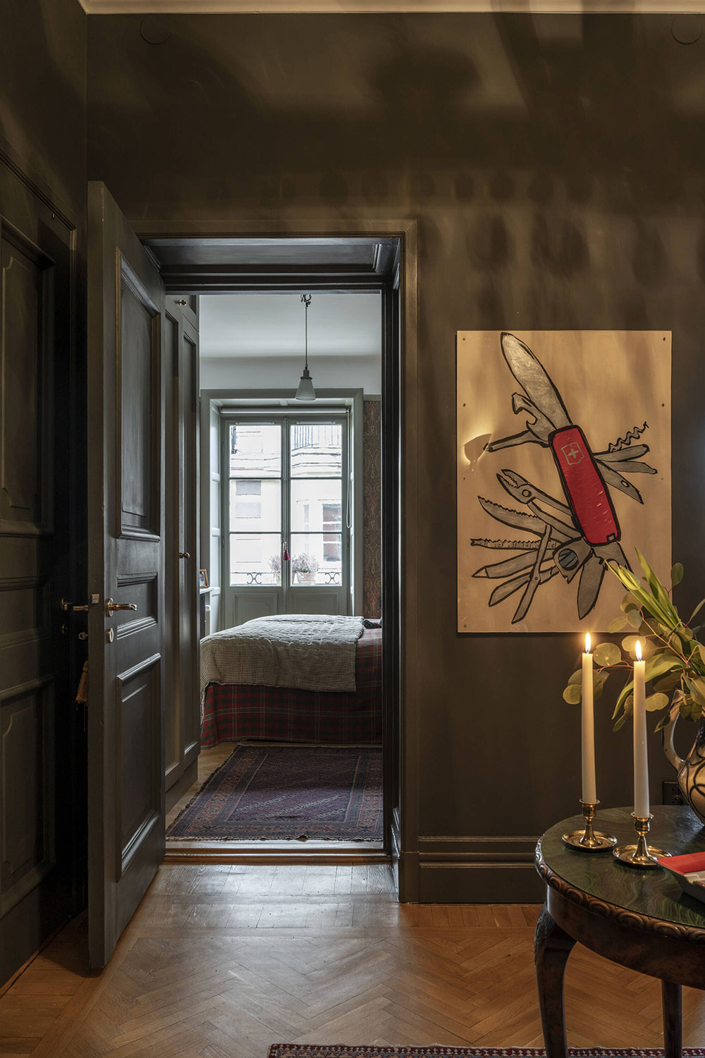 entrée décoration sombre