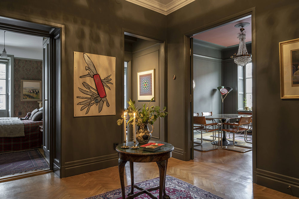 entrée décoration sombre
