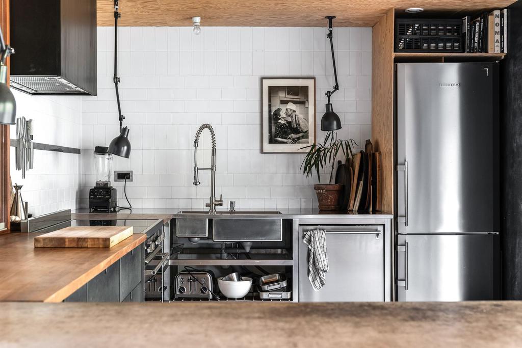 cuisine bois noir et inox