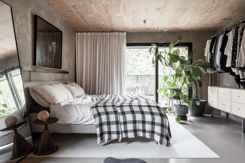 chambre avec dressing ouvert maison en bois