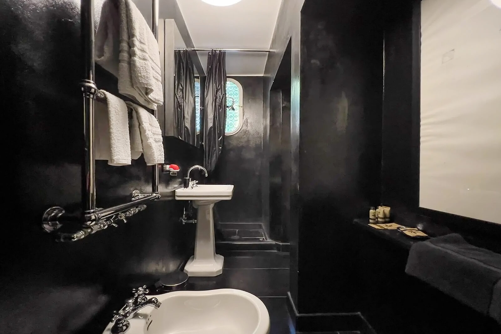 salle de bain noire vintage salle de bain noire vintage