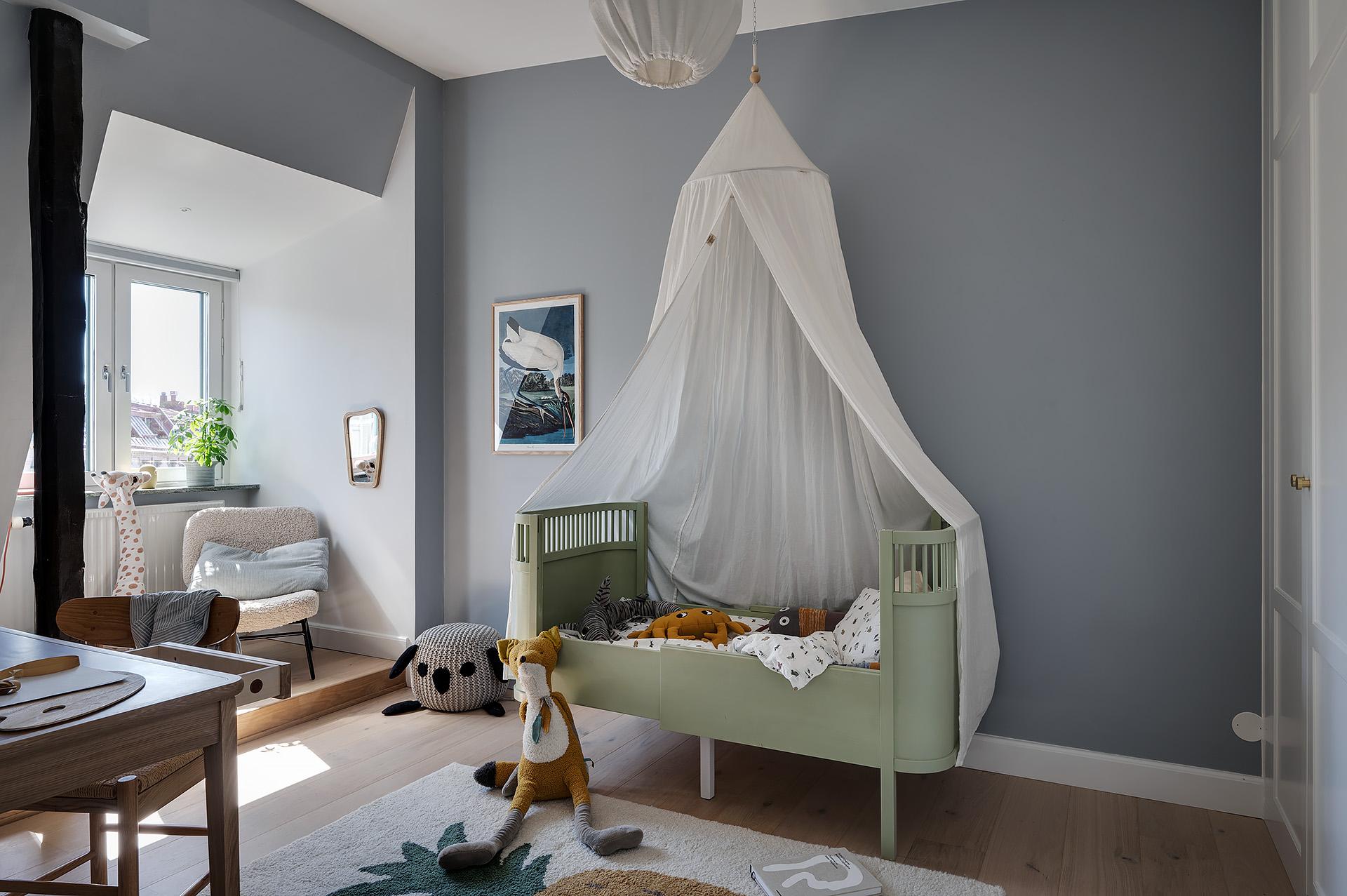chambre d chambre d'enfant décoration scandinave mur gris
