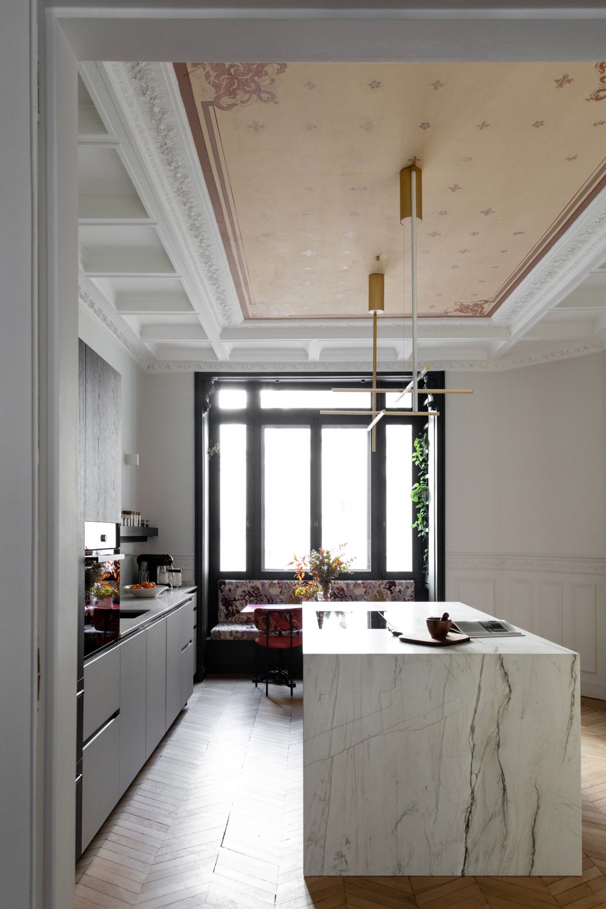 cuisine appartement haussmannien Paris décoration design cuisine appartement haussmannien Paris décoration design