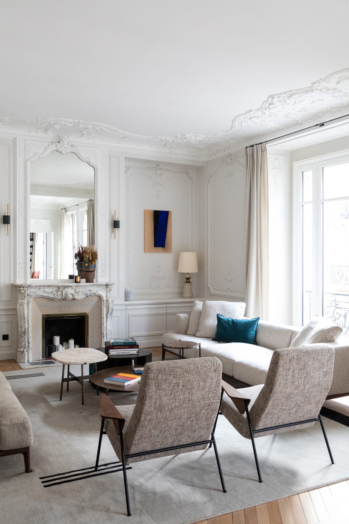 salon appartement haussmannien Paris décoration design salon appartement haussmannien Paris décoration design