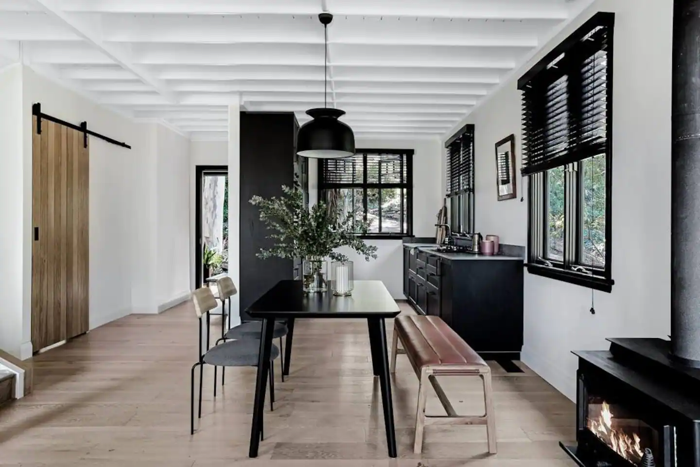 cuisine ouverte noire et salle à manger décoration contemporaine cuisine ouverte noire et salle à manger décoration contemporaine
