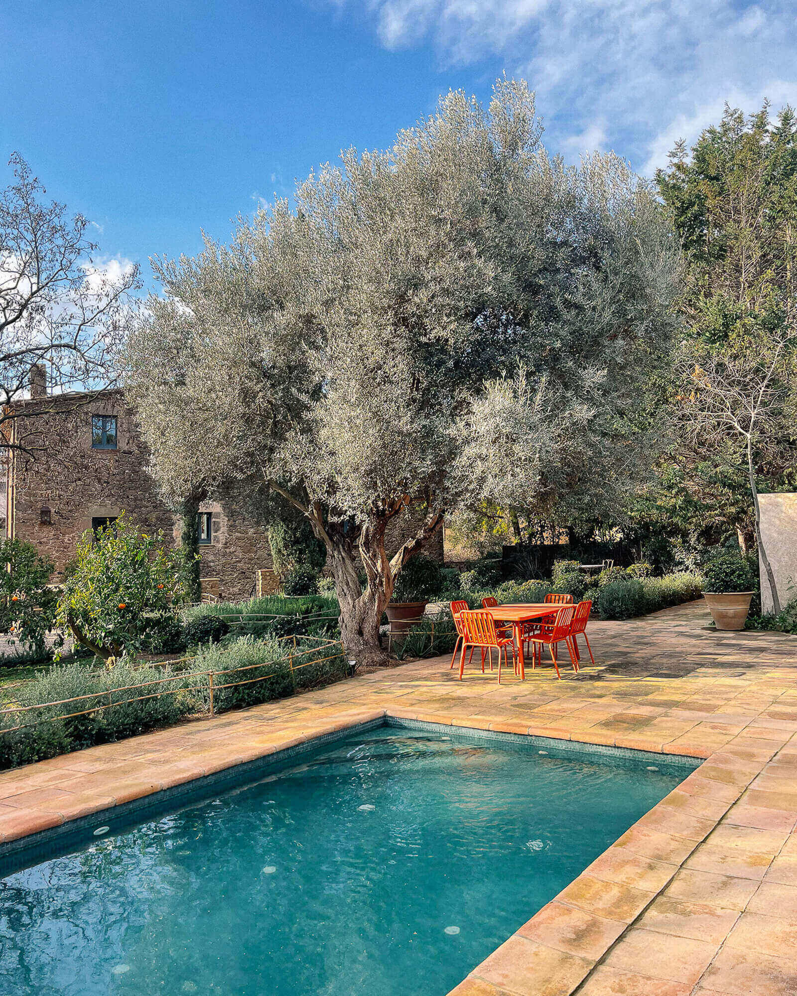 maison en pierres avec piscine maison en pierres avec piscine