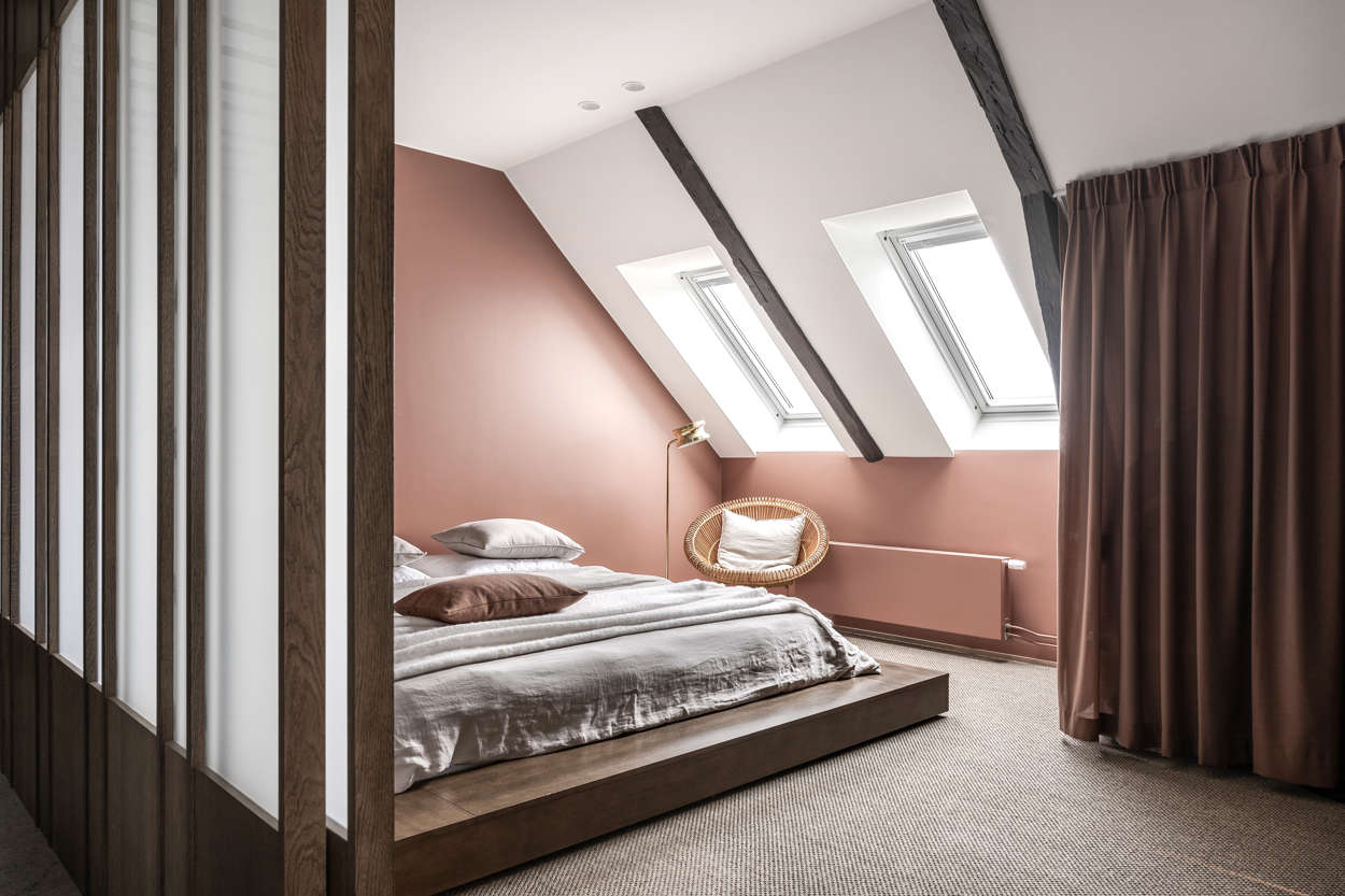 chambre avec lit futon décoration contemporaine inspiration japonaise