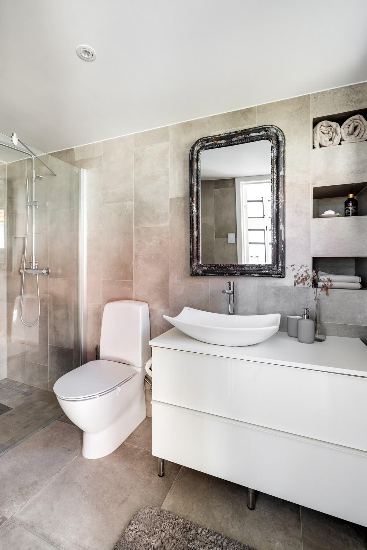 salle de bain blanche