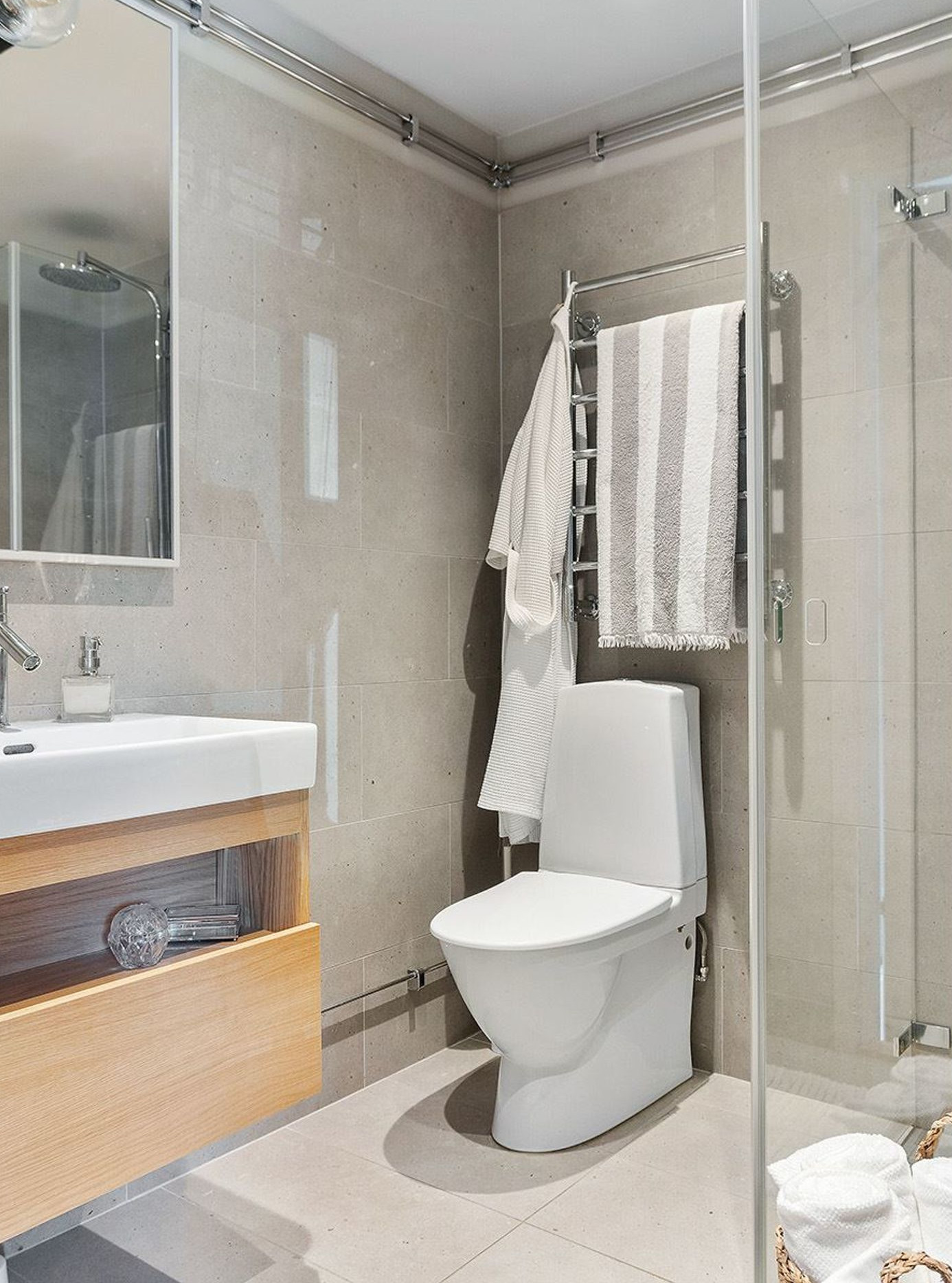salle de bain grise mini maison 42m2