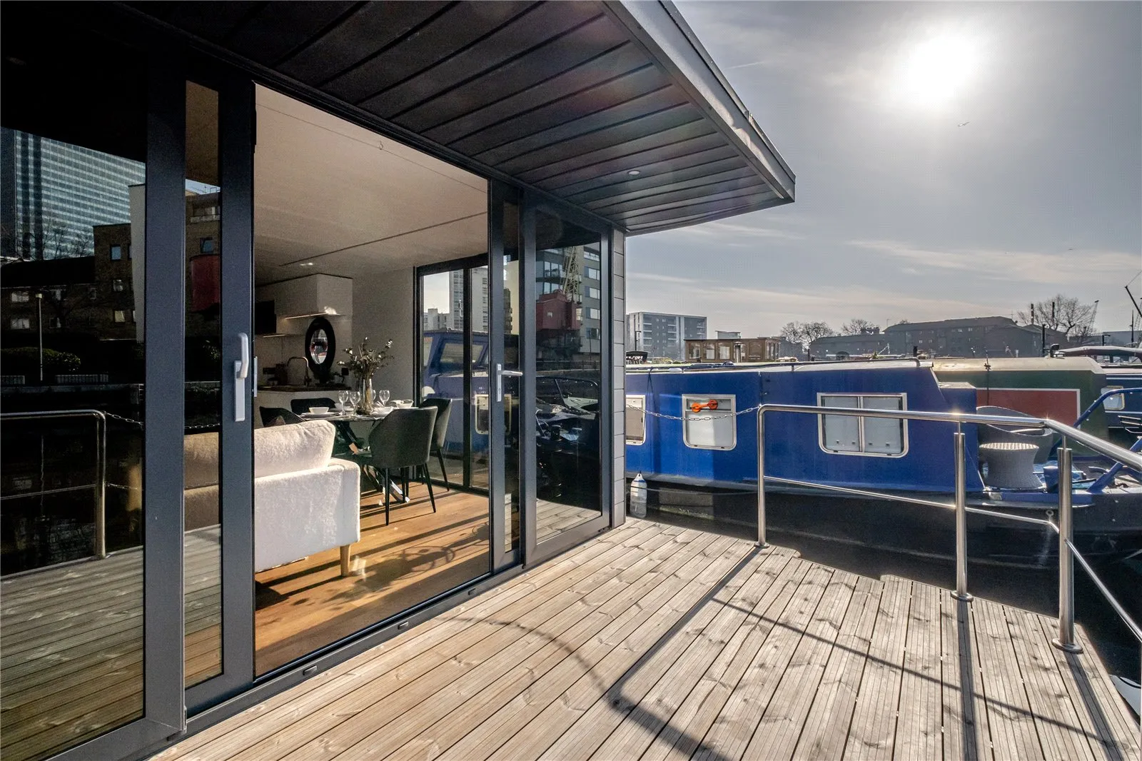 terrasse bois mini maison flottante 32m2