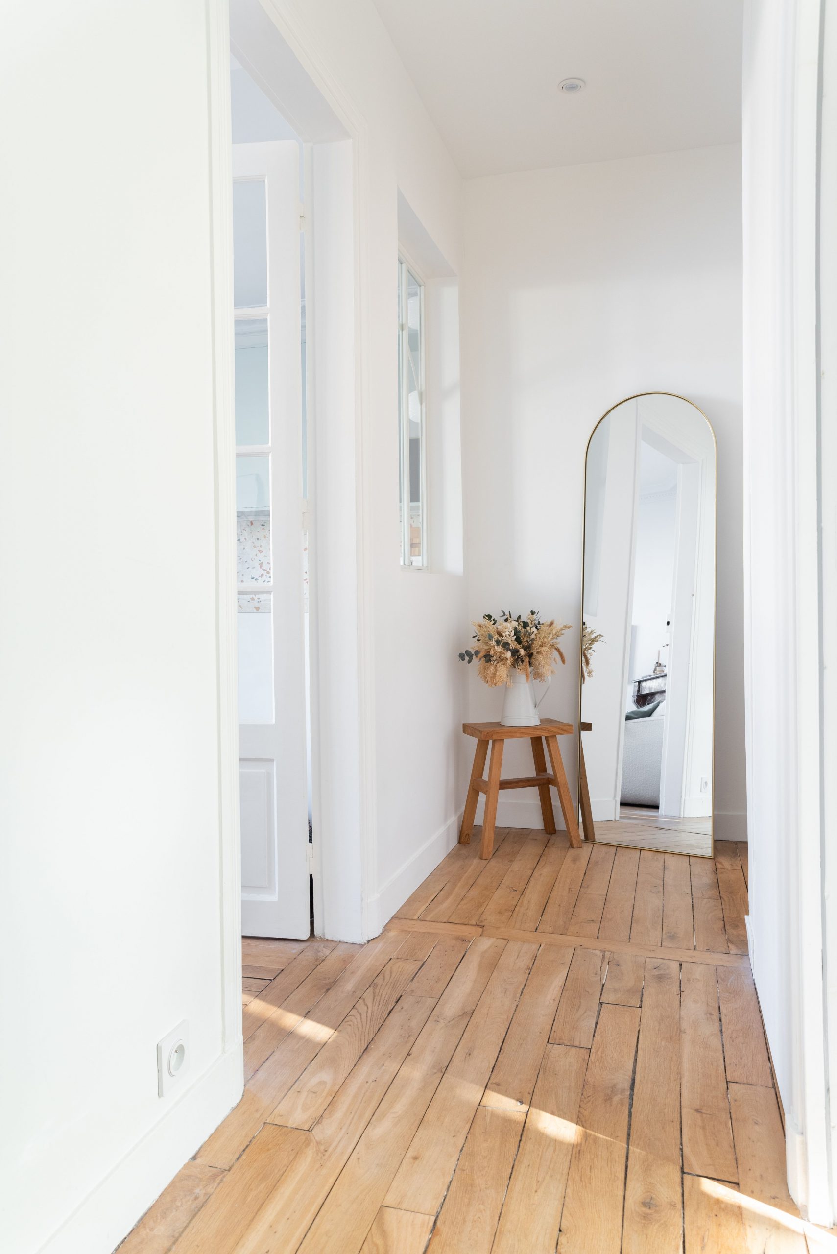 couloir avec parquet ancien
