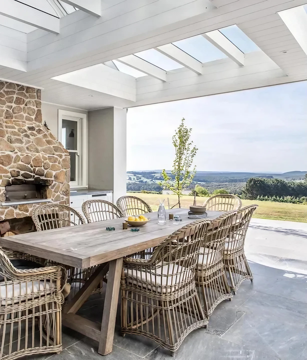 terrasse avec pergola bois et barbecue