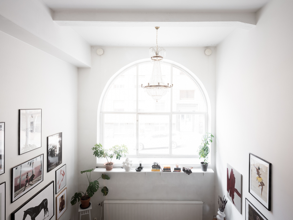 salon avec fenêtre en arche salon avec fenêtre en arche