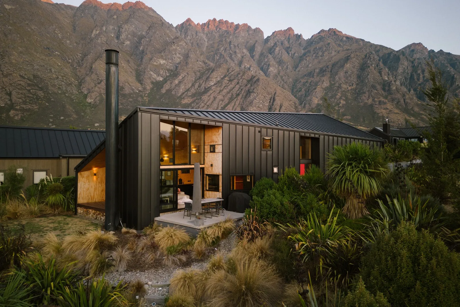 maison architecte bois noir