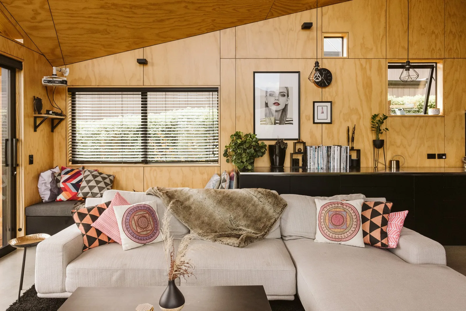 salon murs bois maison architecte 
