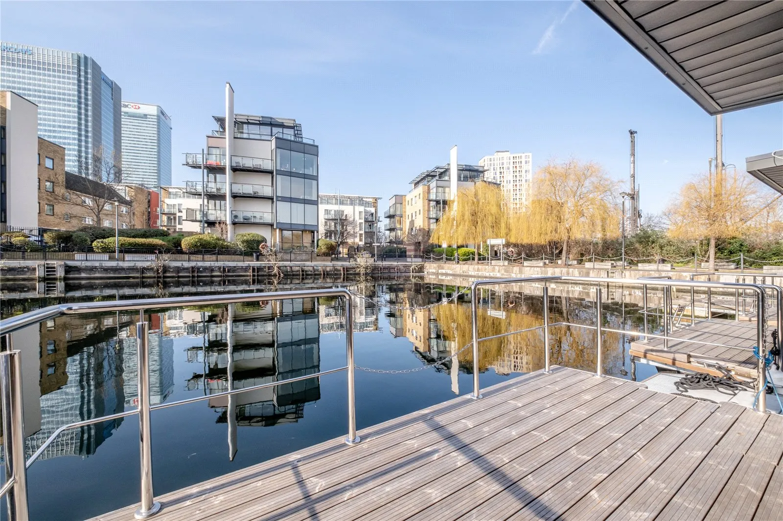 terrasse bois mini maison flottante 32m2