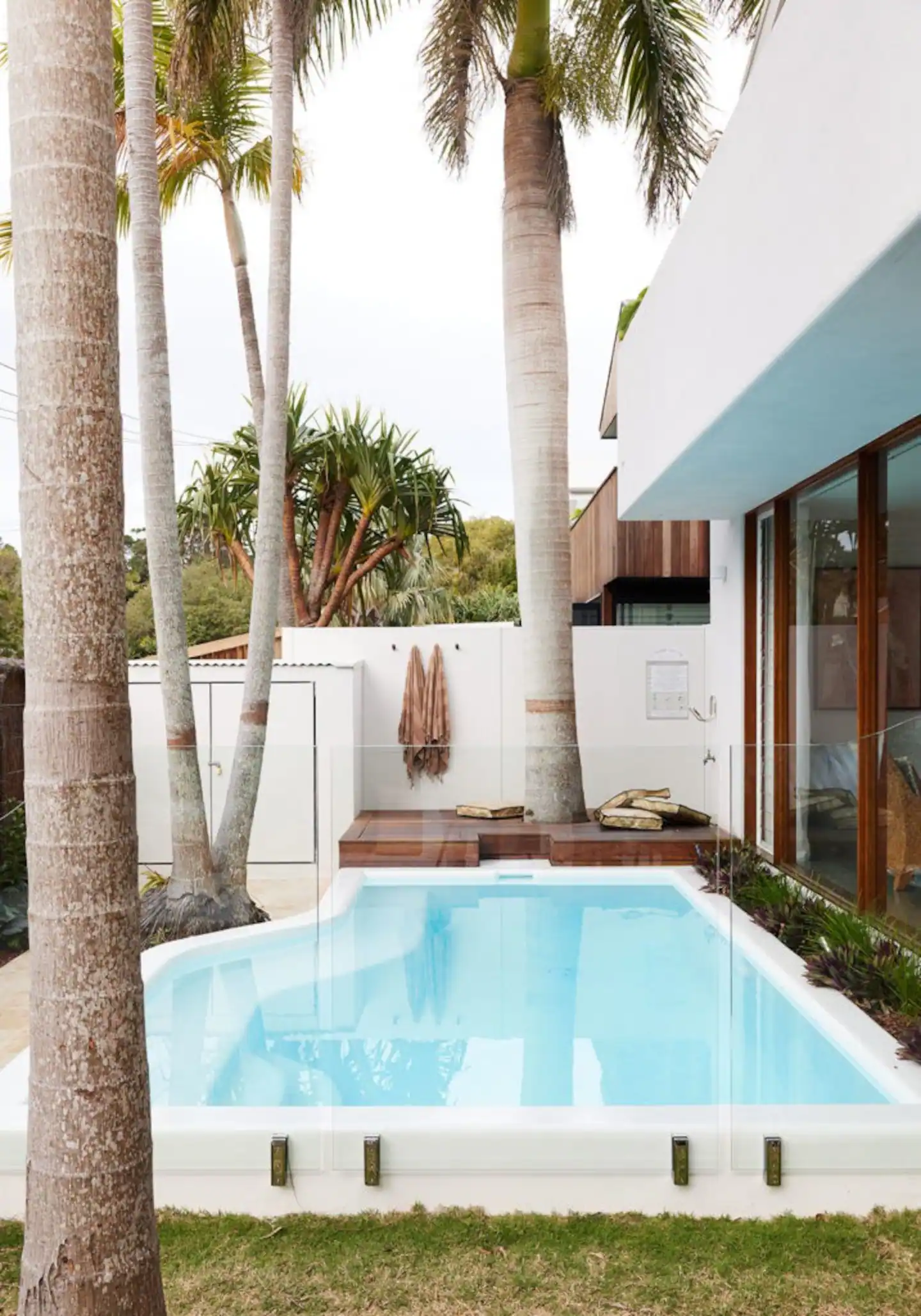 jardin avec piscine