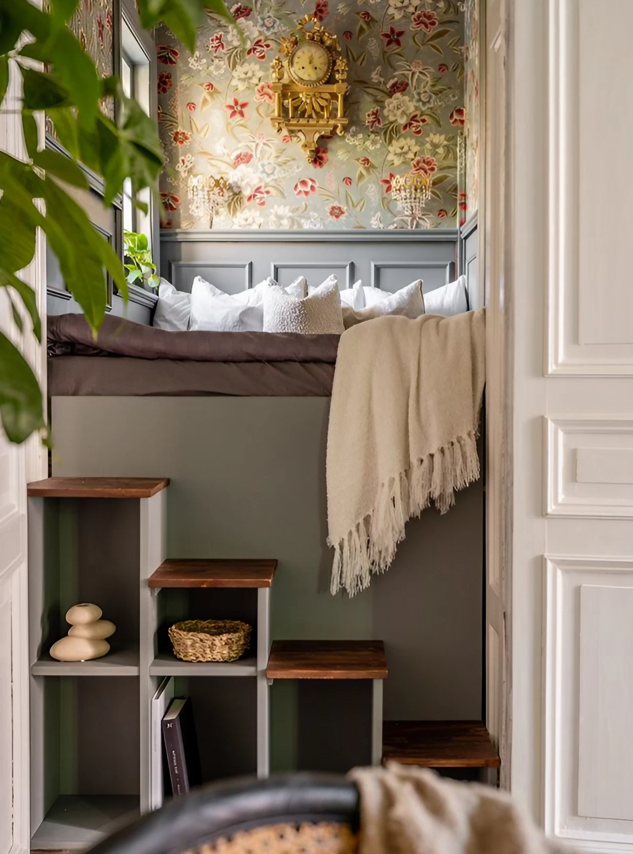 petite chambre avec papier-peint décoration vintage petite chambre avec papier-peint décoration vintage